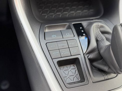 New 2025 Toyota RAV4 XLE w/ Convenience Package image 20