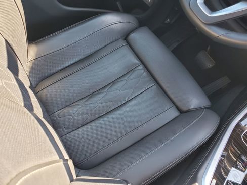 Used 2025 BMW X5 xDrive50e AWD/4WD image 15