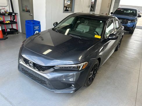 Used 2022 Honda Civic Sport Touring image 2