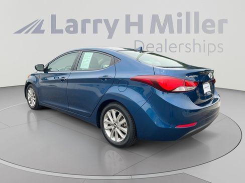 Used 2014 Hyundai Elantra SE w/ Option Group 02 FWD image 3