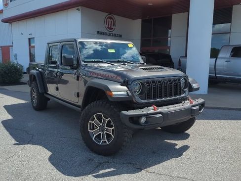 Certified 2024 Jeep Gladiator Mojave w/ Technology Group AWD/4WD image 3