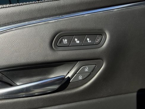 Used 2022 Cadillac Escalade Premium Luxury image 14