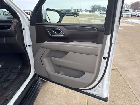 Used 2021 GMC Yukon SLT w/ SLT Luxury Plus Package image 26