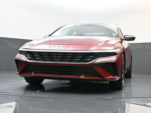 Certified 2025 Hyundai Elantra SEL image 27