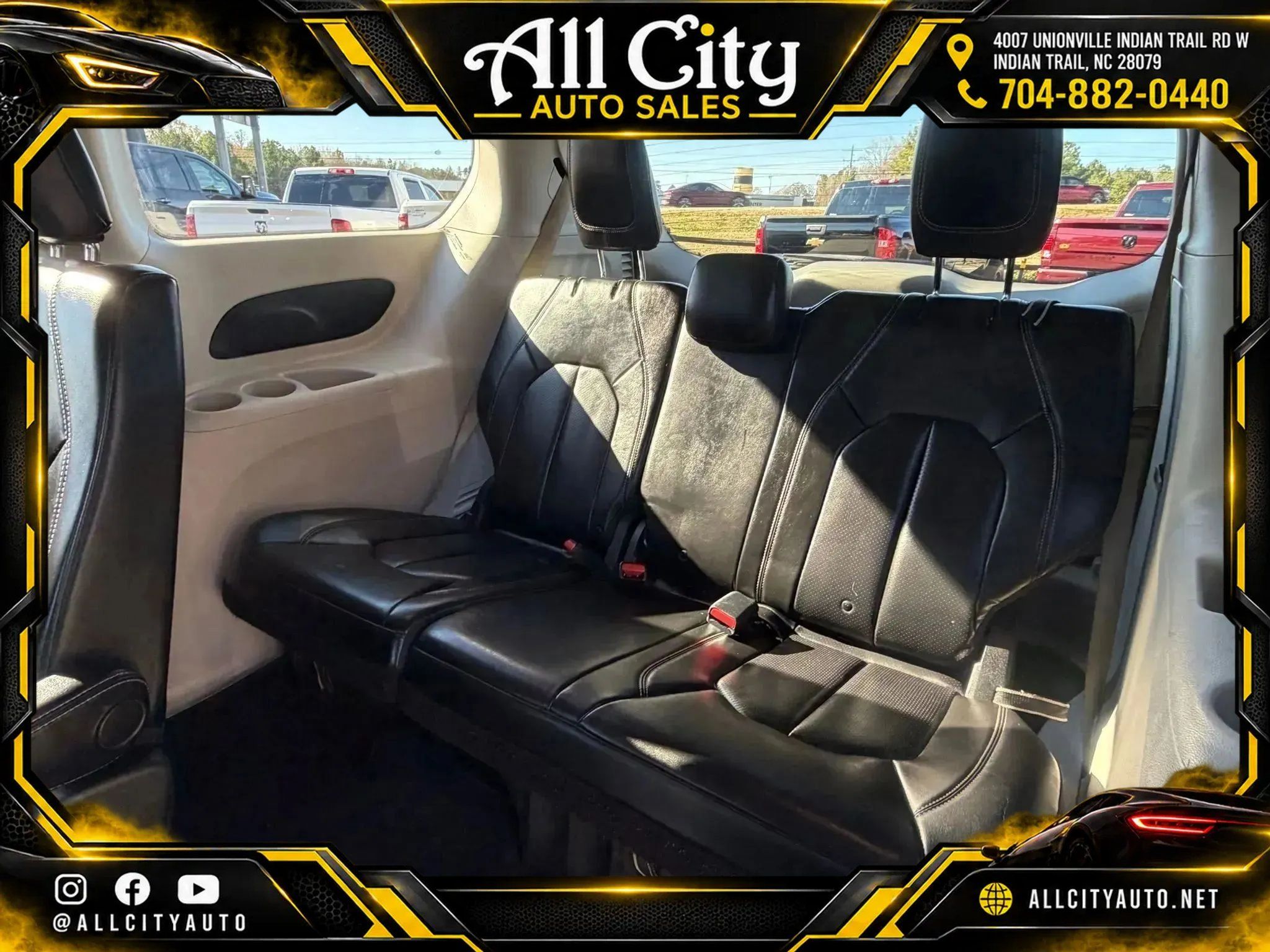 Used 2020 Chrysler Voyager Lxi FWD image 13
