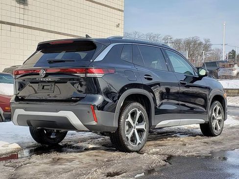 New 2026 Volkswagen Tiguan SE AWD/4WD image 3