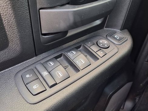 Used 2024 RAM 2500 Tradesman w/ Chrome Appearance Group AWD/4WD image 16