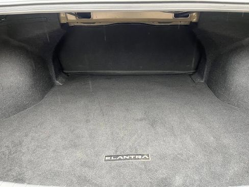 Used 2023 Hyundai Elantra SEL w/ Convenience Package image 42