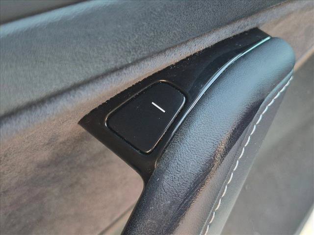 Used 2020 Tesla Model 3 Standard Range RWD image 10