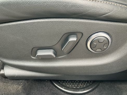 Used 2024 Genesis GV80 2.5T AWD/4WD image 11