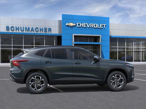 New 2026 Chevrolet Trax LT w/ Driver Confidence Package FWD image 5
