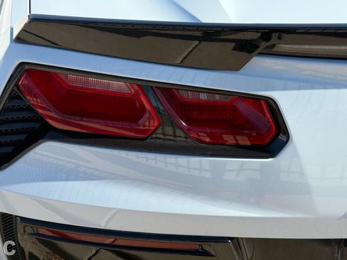 Used 2019 Chevrolet Corvette Stingray Coupe RWD image 14