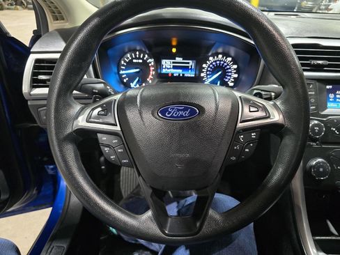 Used 2017 Ford Fusion SE image 33