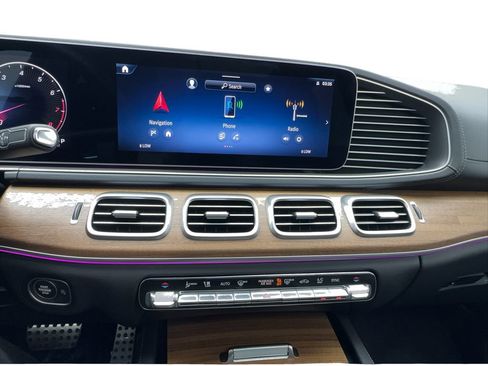 Used 2025 Mercedes-Benz GLS 450 4MATIC image 47