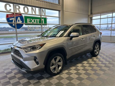 Used 2020 Toyota RAV4 Limited image 3