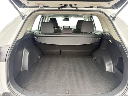 Used 2025 Toyota RAV4 XLE FWD image 17
