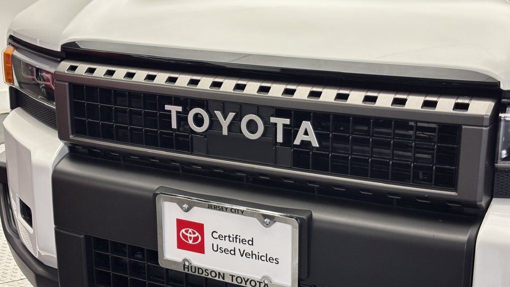 Used 2027 Toyota Land Cruiser AWD/4WD image 2