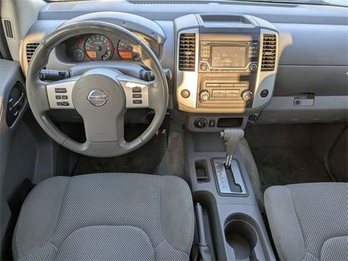 Used 2017 Nissan Frontier SV image 29