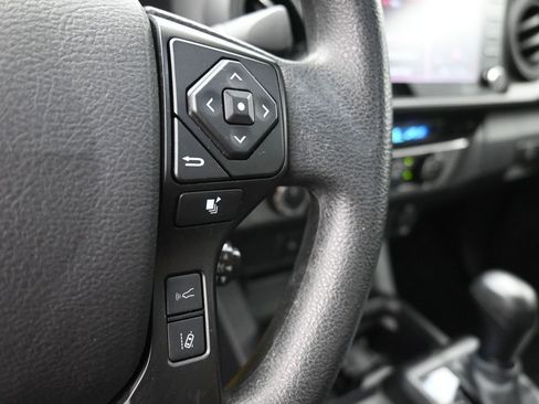 Used 2022 Toyota Tacoma SR AWD/4WD image 31