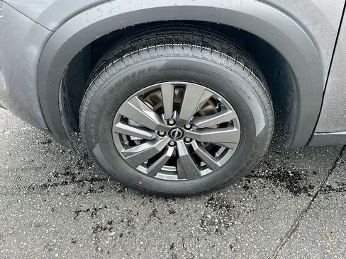 Used 2025 Nissan Pathfinder SV image 29