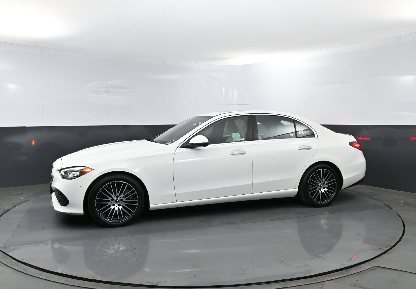 Used 2025 Mercedes-Benz C 300 4MATIC Sedan image 24