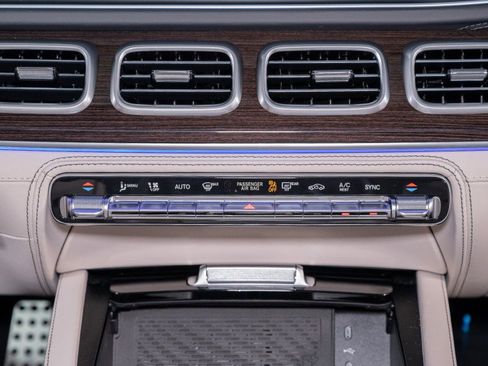 New 2026 Mercedes-Benz GLS 63 AMG 4MATIC image 23