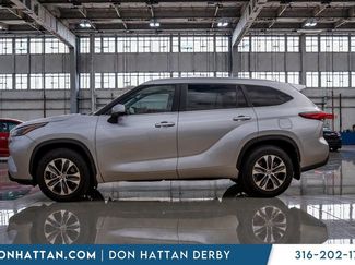 Used 2023 Toyota Highlander XLE video 2