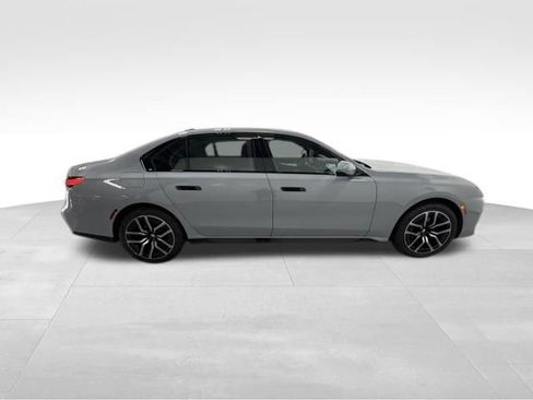 Used 2026 BMW 740i xDrive AWD/4WD image 5