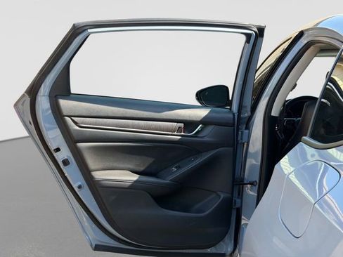 Used 2021 Honda Accord Touring image 10