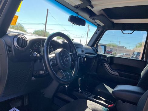 Used 2018 Jeep Wrangler Unlimited Sport S image 21