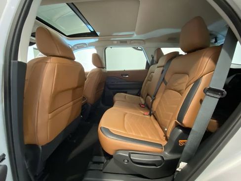 Used 2024 Nissan Pathfinder Platinum w/ Cargo Package image 14