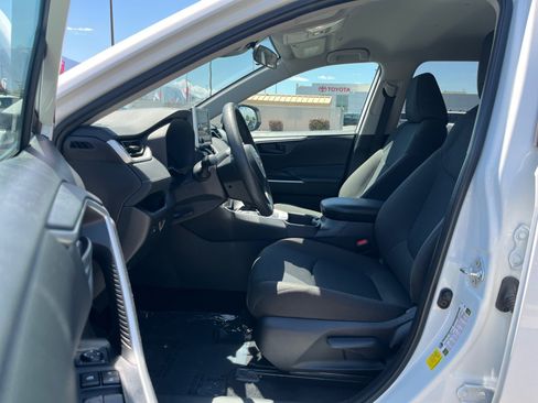 Used 2025 Toyota RAV4 LE AWD/4WD image 11