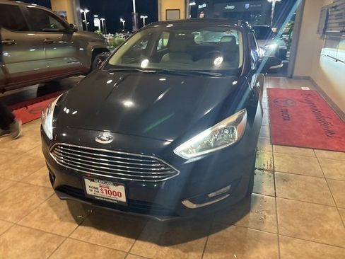 Used 2015 Ford Focus Titanium image 2