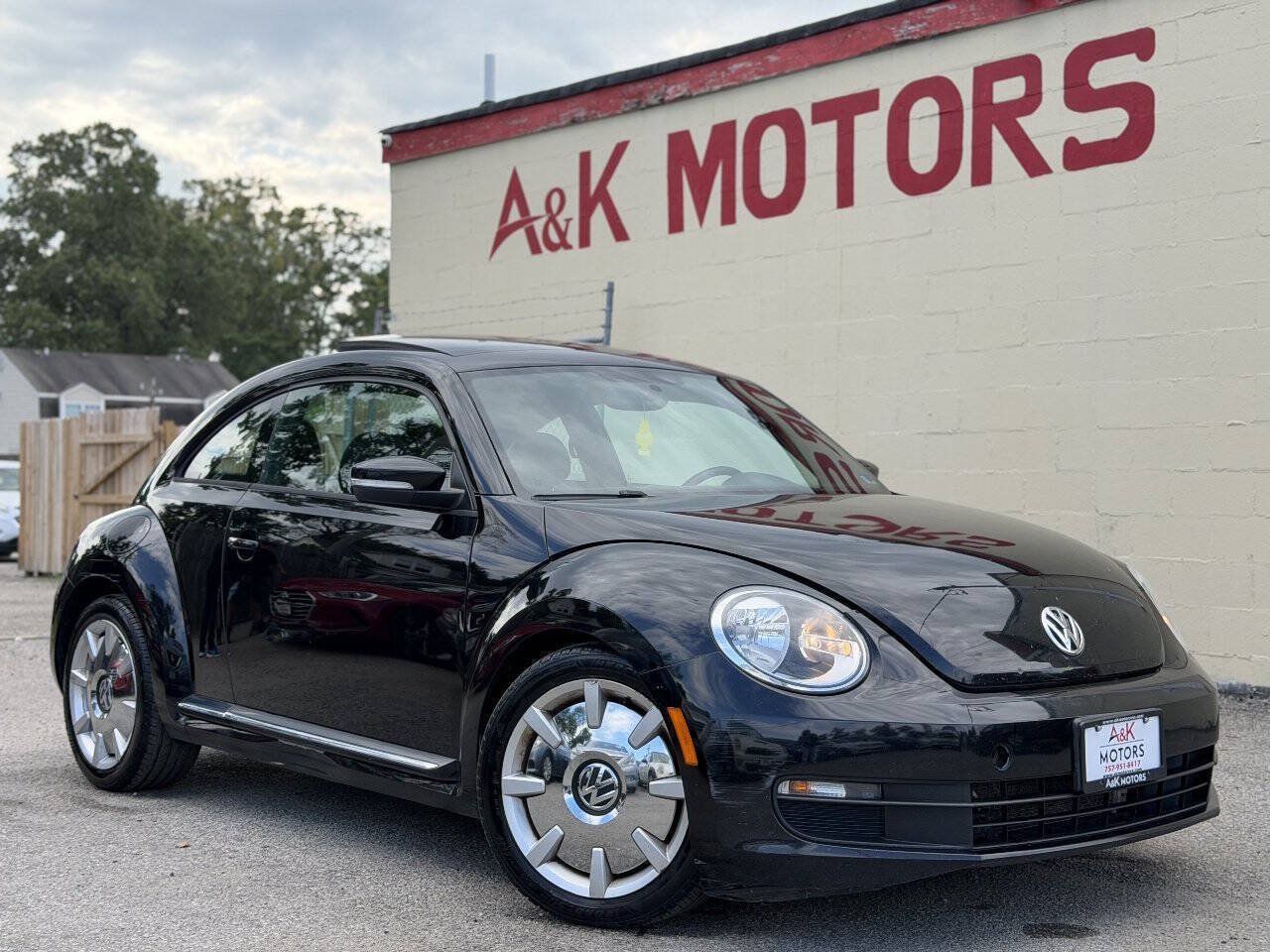 Used 2012 Volkswagen Beetle 2.5 FWD image 1