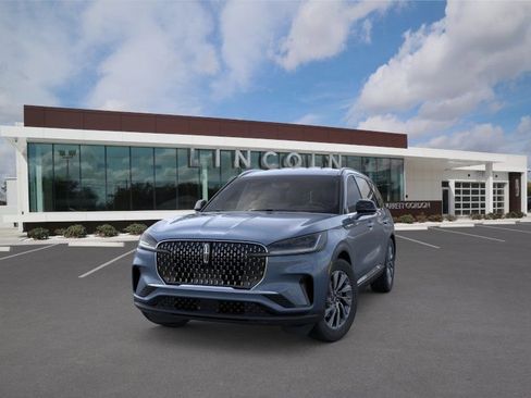 New 2026 Lincoln Aviator 2WD image 2