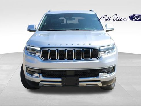 Used 2022 Jeep Wagoneer Series III w/ Convenience Group I AWD/4WD image 2