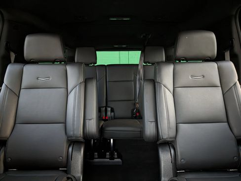 Used 2021 Cadillac Escalade ESV Luxury AWD/4WD image 41