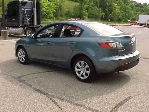 Used 2010 MAZDA MAZDA3 i Sport image 7