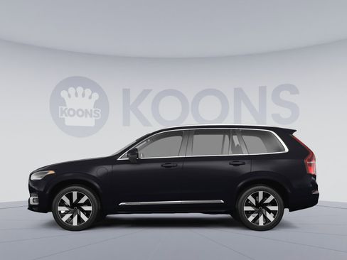 Used 2023 Volvo XC90 T8 Plus w/ Protection Package Premier AWD/4WD image 2