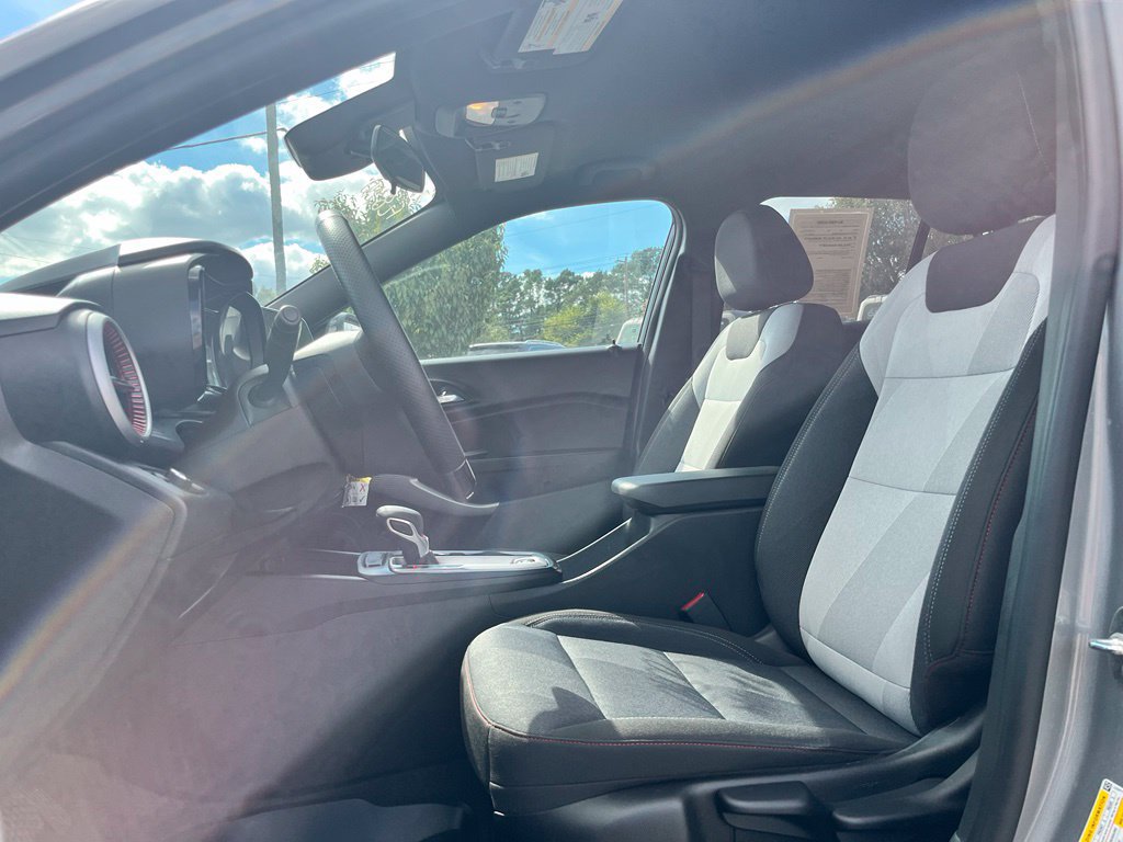 Used 2026 Chevrolet Trax RS FWD image 19