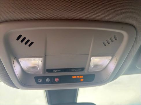 Used 2018 Chevrolet Malibu LT FWD image 25