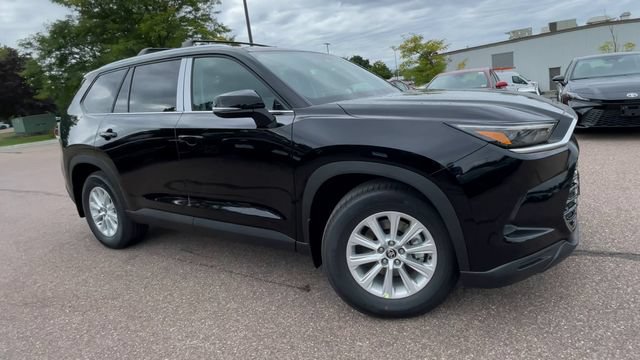 New 2026 Toyota Grand Highlander XLE FWD image 8
