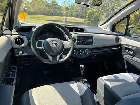 Used 2013 Toyota Yaris LE image 12
