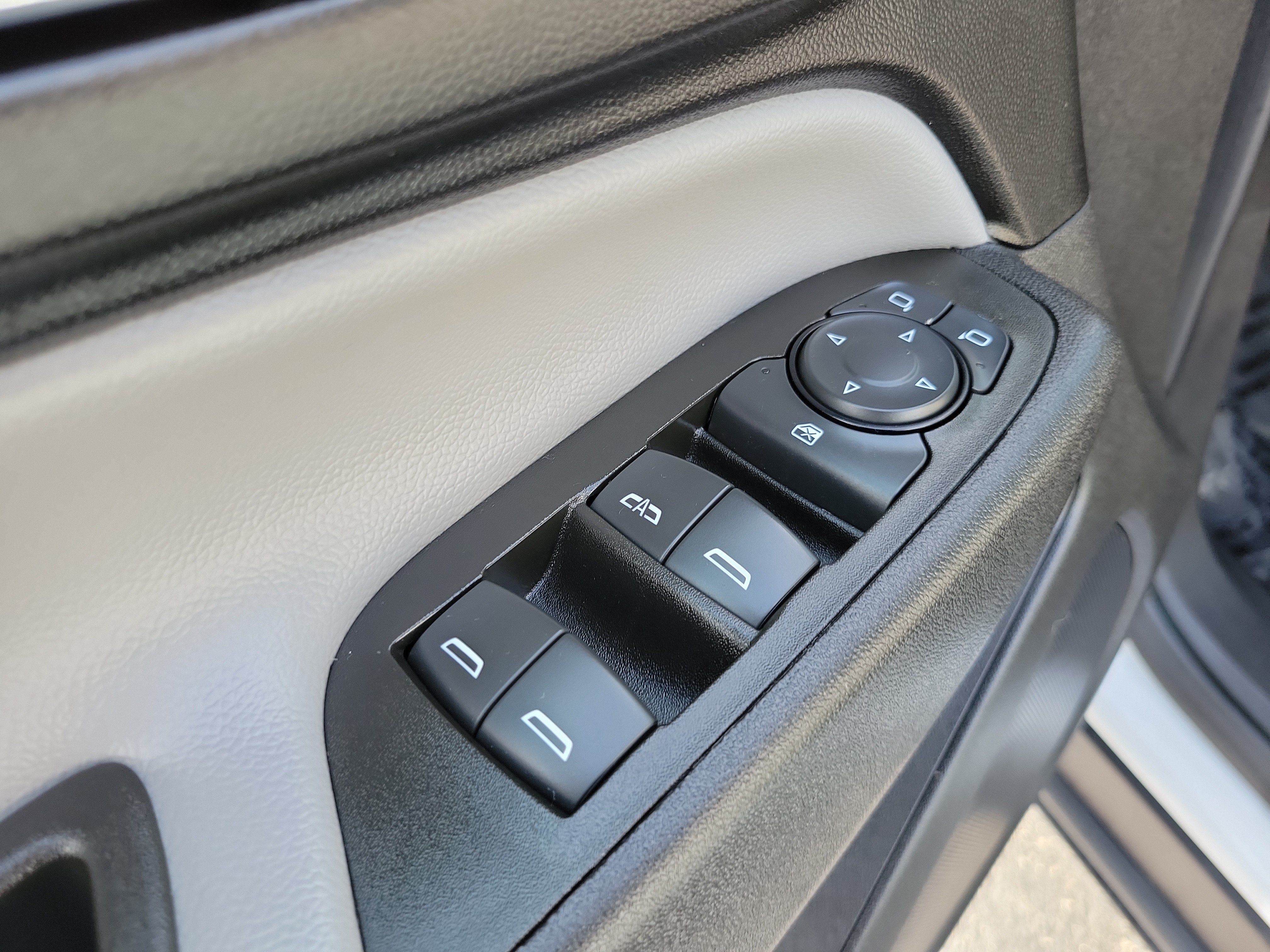 Used 2024 Chevrolet Equinox LS w/ LS Convenience Package FWD image 17