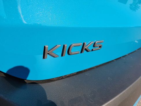 New 2025 Nissan Kicks SR w/ SR Premium Package FWD image 9