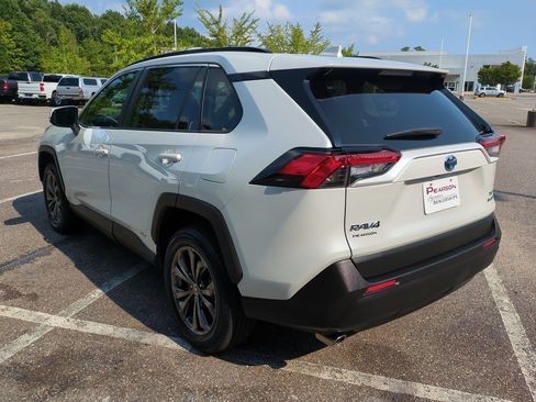 Used 2023 Toyota RAV4 XLE Premium AWD/4WD image 6
