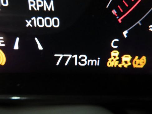 Used 2025 GMC Yukon XL AT4 w/ AT4 Premium Package image 12