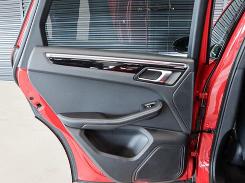 Used 2024 Porsche Macan Turbo w/ Premium Plus Package image 24