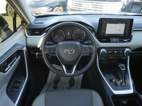Used 2020 Toyota RAV4 XLE Premium image 22