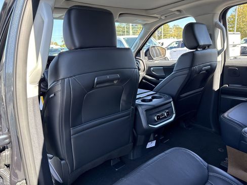 New 2025 Ford Expedition Platinum w/ Driver's Package image 19